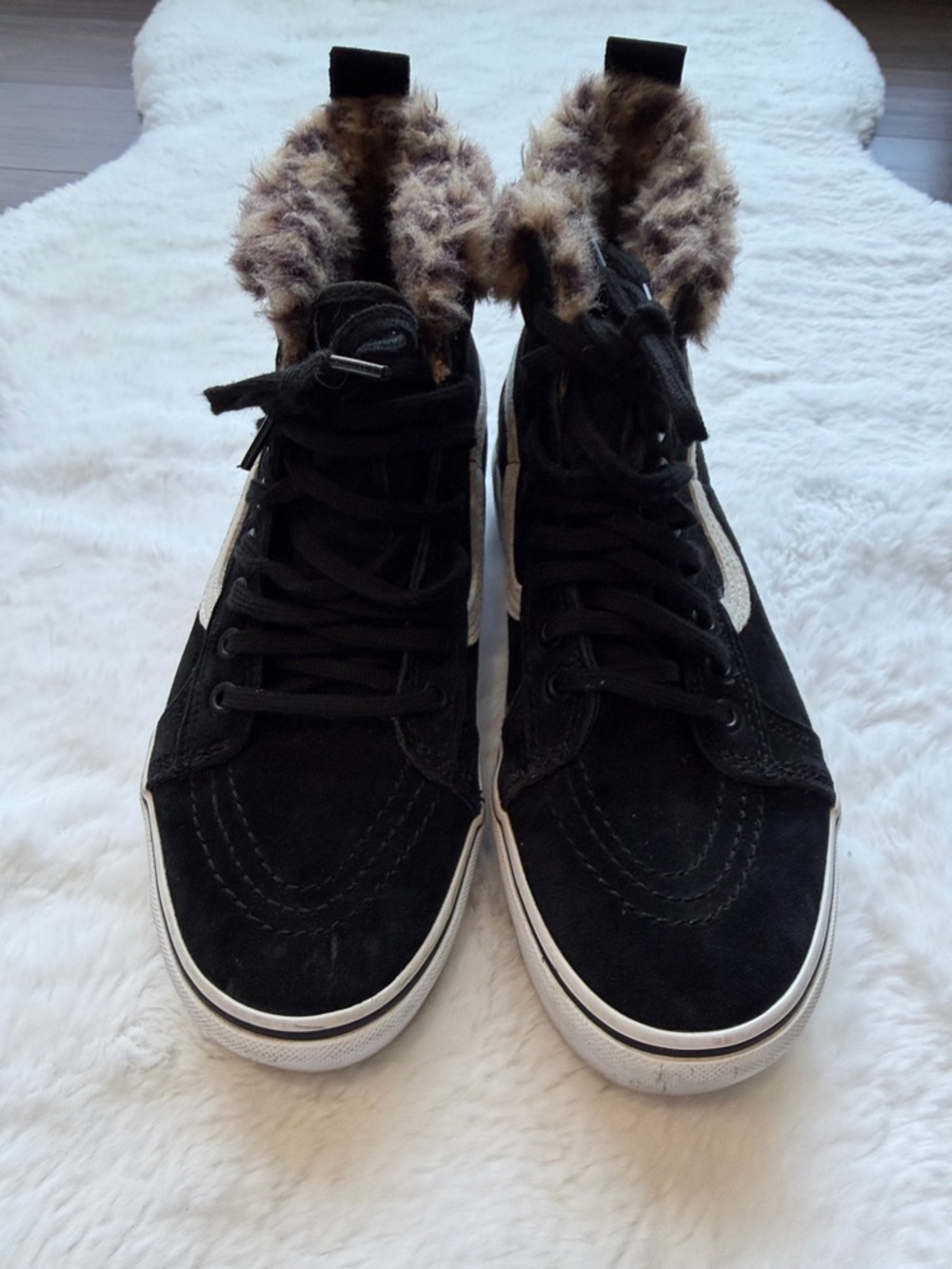 Vans Black Suede SK8-Hi Platform Sneakers Faux Fur Collar Womens 8.5 - Picture 2 of 9